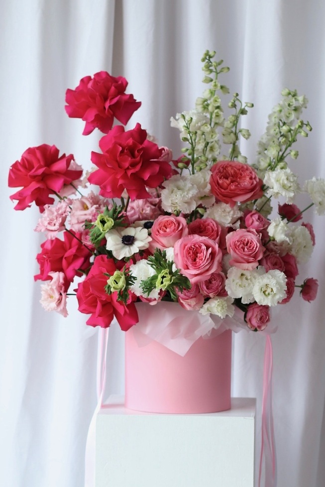 Большая композиция "Эмили в Париже"